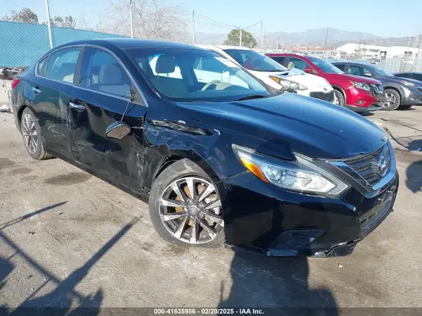 1N4AL3AP0HC175504 2017 NISSAN ALTIMA - Image 1