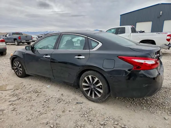 1N4AL3AP0HC177575 2017 NISSAN ALTIMA - Image 2
