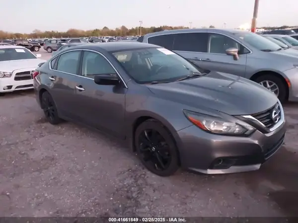 1N4AL3AP0HC179603 2017 NISSAN ALTIMA - Image 1