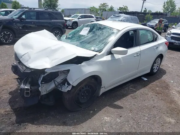 1N4AL3AP0HC186745 2017 NISSAN ALTIMA - Image 2