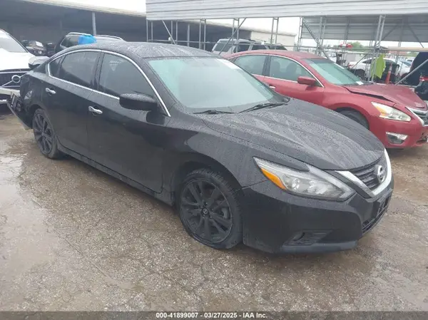 1N4AL3AP0HC188558 2017 NISSAN ALTIMA - Image 1