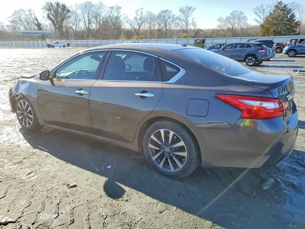 1N4AL3AP0HC198264 2017 NISSAN ALTIMA - Image 2