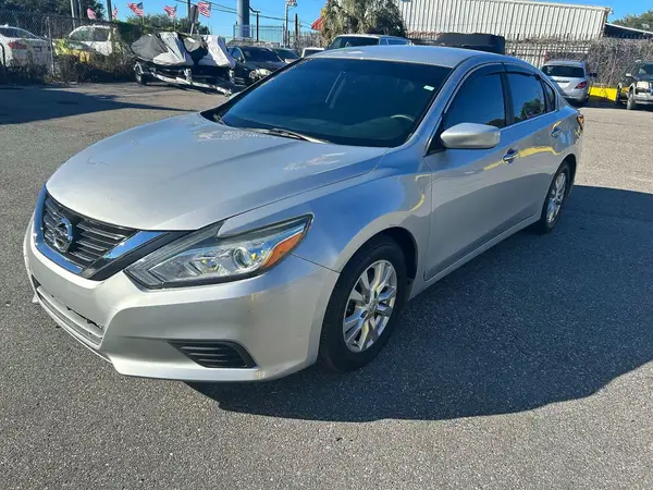 1N4AL3AP0HC206167 2017 NISSAN ALTIMA - Image 2