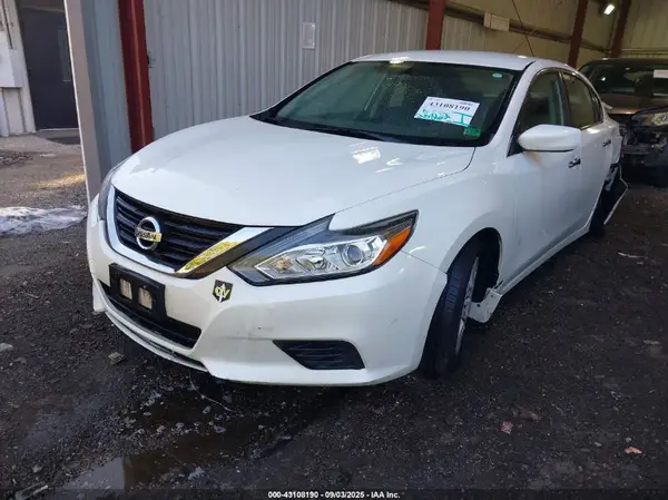 1N4AL3AP0HC208470 2017 NISSAN ALTIMA - Image 2