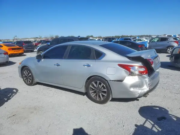 1N4AL3AP0HC208985 2017 NISSAN ALTIMA - Image 2