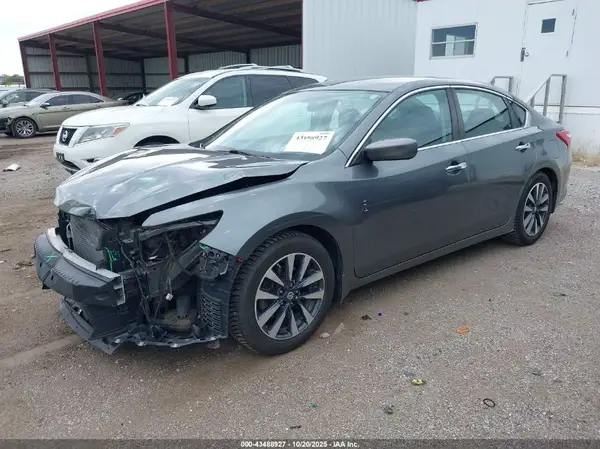 1N4AL3AP0HC219579 2017 NISSAN ALTIMA - Image 2