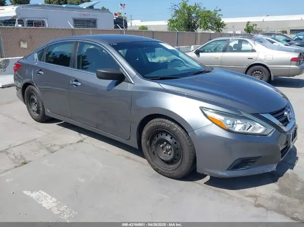 1N4AL3AP0HC220571 2017 NISSAN ALTIMA - Image 1