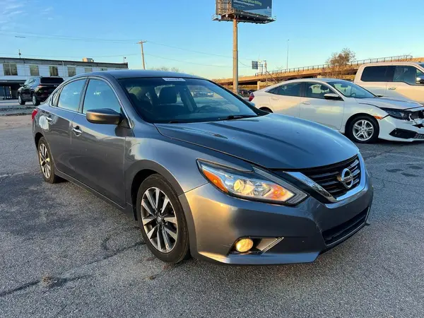 1N4AL3AP0HC220668 2017 NISSAN ALTIMA - Image 2