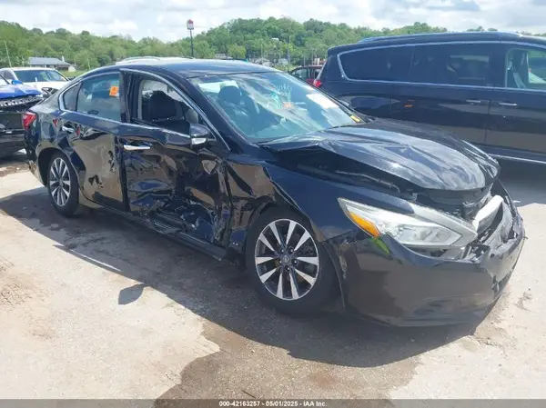 1N4AL3AP0HC230985 2017 NISSAN ALTIMA - Image 1