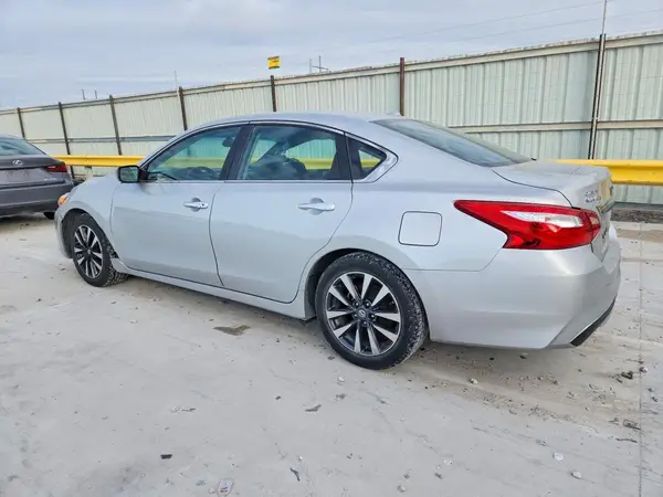 1N4AL3AP0HC231439 2017 NISSAN ALTIMA - Image 2