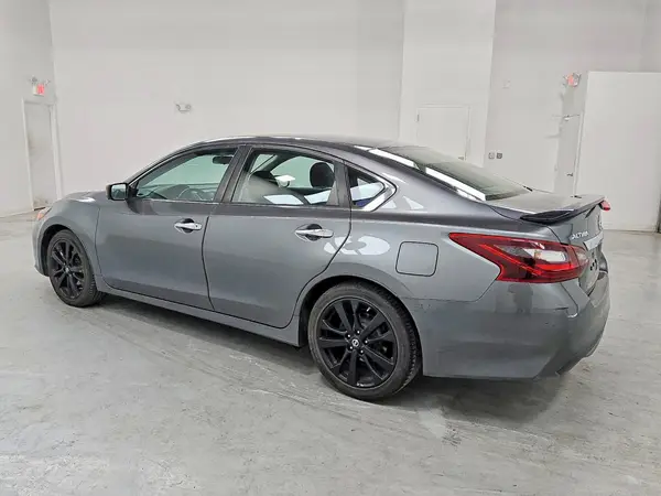 1N4AL3AP0HC235779 2017 NISSAN ALTIMA - Image 2