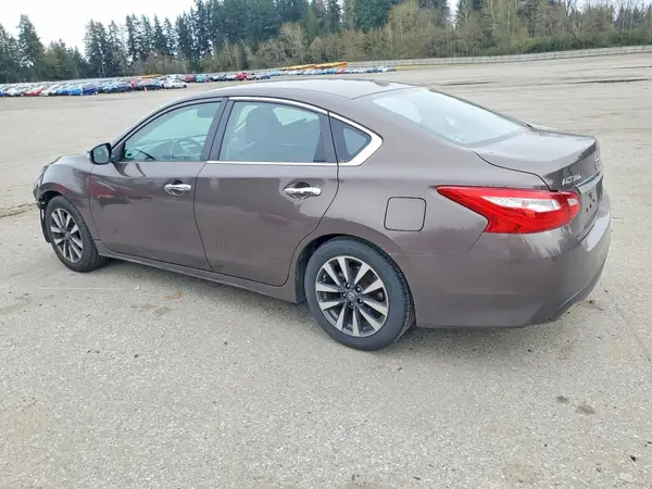 1N4AL3AP0HC239265 2017 NISSAN ALTIMA - Image 2