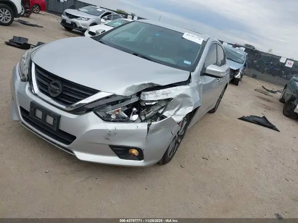 1N4AL3AP0HC240206 2017 NISSAN ALTIMA - Image 2