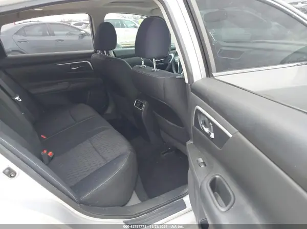1N4AL3AP0HC240206 2017 NISSAN ALTIMA - Image 8