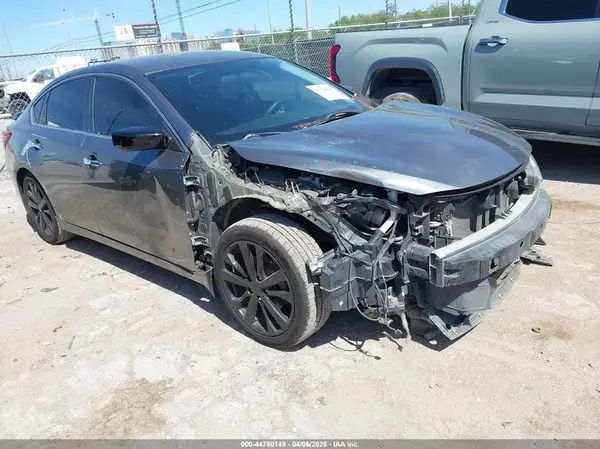1N4AL3AP0HC244725 2017 NISSAN ALTIMA - Image 1
