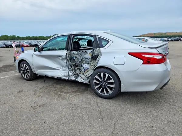 1N4AL3AP0HC244899 2017 NISSAN ALTIMA - Image 2