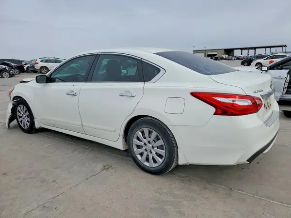 1N4AL3AP0HC248063 2017 NISSAN ALTIMA - Image 2