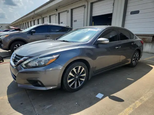 1N4AL3AP0HC249956 2017 NISSAN ALTIMA - Image 1