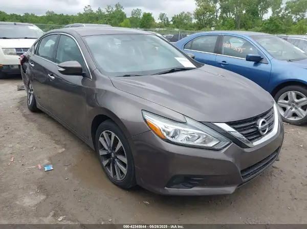 1N4AL3AP0HC254591 2017 NISSAN ALTIMA - Image 1