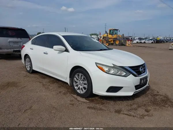 1N4AL3AP0HC256180 2017 NISSAN ALTIMA - Image 1
