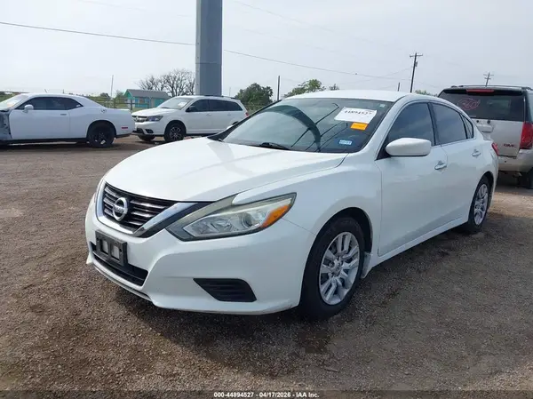 1N4AL3AP0HC256180 2017 NISSAN ALTIMA - Image 2
