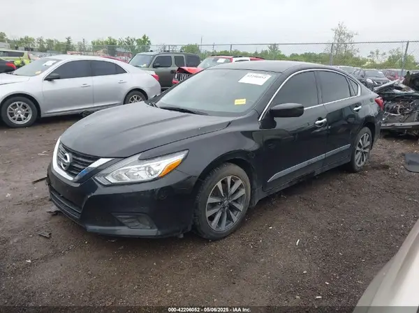 1N4AL3AP0HC256602 2017 NISSAN ALTIMA - Image 2