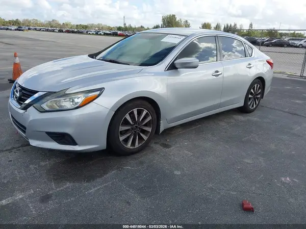 1N4AL3AP0HC258219 2017 NISSAN ALTIMA - Image 2
