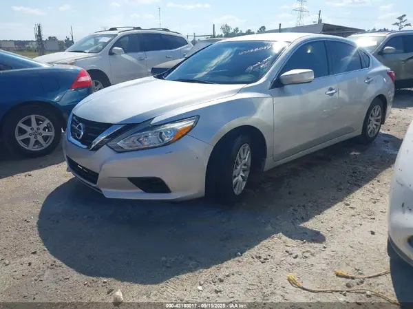1N4AL3AP0HC268460 2017 NISSAN ALTIMA - Image 2