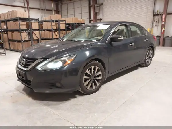 1N4AL3AP0HC269737 2017 NISSAN ALTIMA - Image 2