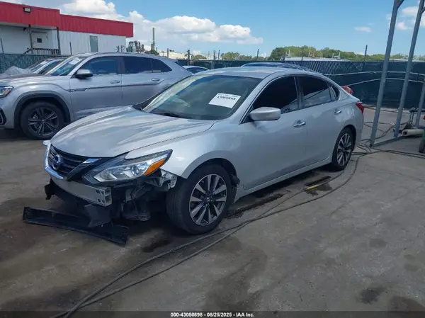 1N4AL3AP0HC270340 2017 NISSAN ALTIMA - Image 2