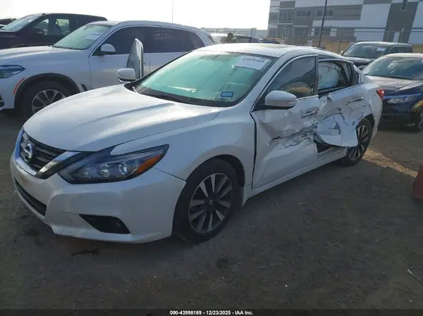 1N4AL3AP0HC272394 2017 NISSAN ALTIMA - Image 2