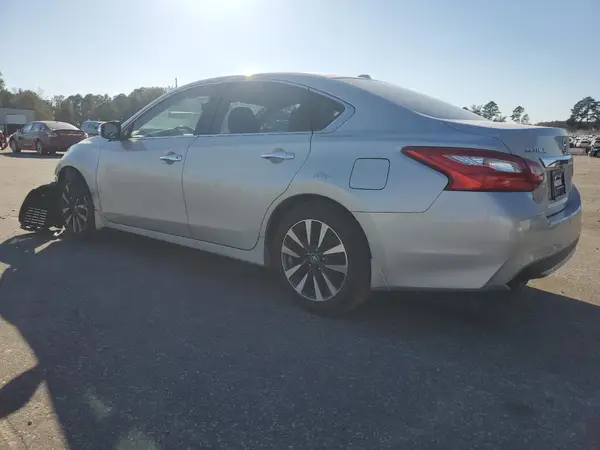 1N4AL3AP0HC275151 2017 NISSAN ALTIMA - Image 2