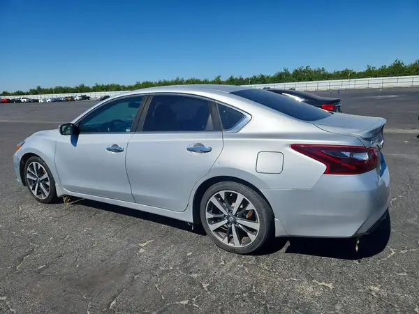 1N4AL3AP0HC275246 2017 NISSAN ALTIMA - Image 2