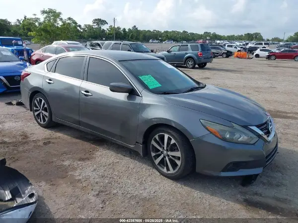 1N4AL3AP0HC279569 2017 NISSAN ALTIMA - Image 1