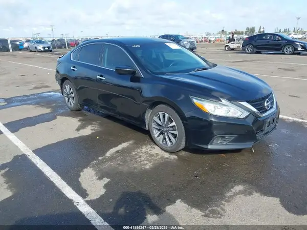 1N4AL3AP0HC283203 2017 NISSAN ALTIMA - Image 1