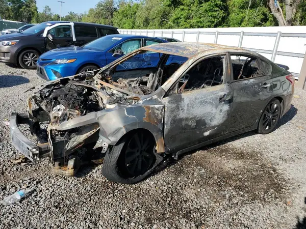1N4AL3AP0HC284965 2017 NISSAN ALTIMA - Image 1