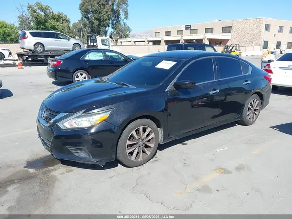 1N4AL3AP0HC288093 2017 NISSAN ALTIMA - Image 2