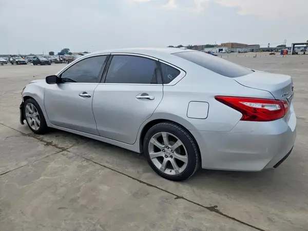 1N4AL3AP0HC294086 2017 NISSAN ALTIMA - Image 2