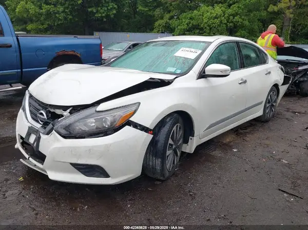 1N4AL3AP0HC483580 2017 NISSAN ALTIMA - Image 2