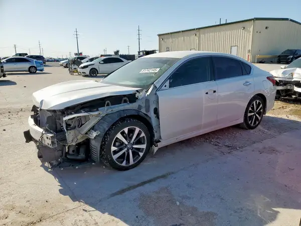 1N4AL3AP0HC484776 2017 NISSAN ALTIMA - Image 1
