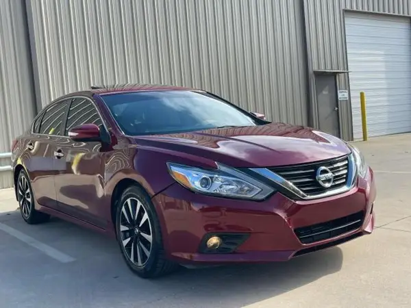 1N4AL3AP0HC490111 2017 NISSAN ALTIMA - Image 1