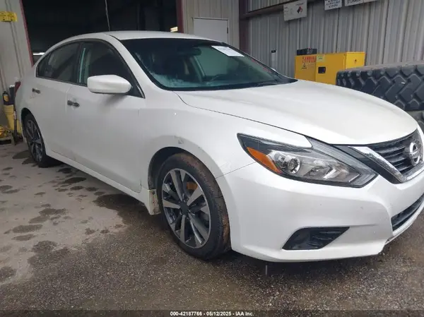 1N4AL3AP0HC490688 2017 NISSAN ALTIMA - Image 1