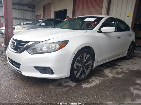 1N4AL3AP0HC490688 2017 NISSAN ALTIMA - Image 2