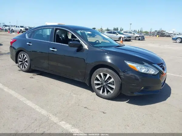 1N4AL3AP0HC494787 2017 NISSAN ALTIMA - Image 1