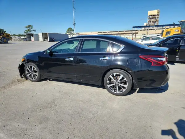 1N4AL3AP0HN303664 2017 NISSAN ALTIMA - Image 2
