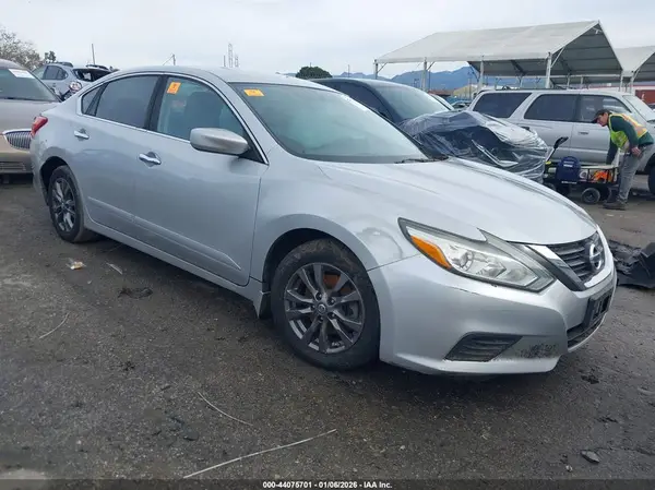 1N4AL3AP0HN305270 2017 NISSAN ALTIMA - Image 1