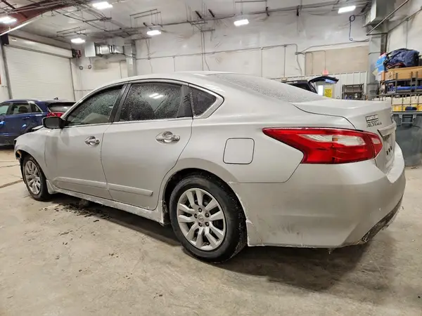1N4AL3AP0HN311330 2017 NISSAN ALTIMA - Image 2