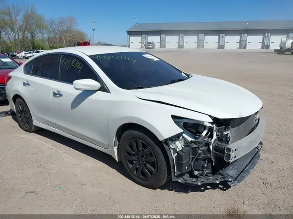 1N4AL3AP0HN330704 2017 NISSAN ALTIMA - Image 1