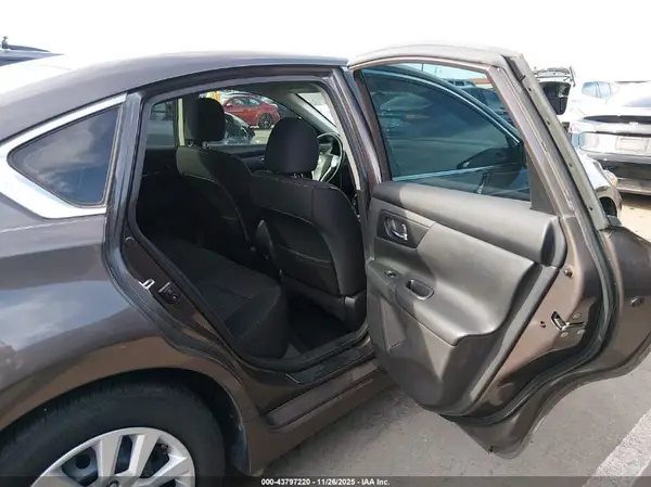 1N4AL3AP0HN333618 2017 NISSAN ALTIMA - Image 8