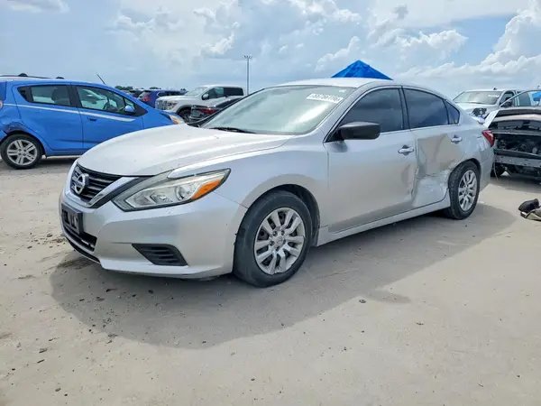 1N4AL3AP0HN352749 2017 NISSAN ALTIMA - Image 1